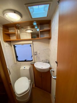 Lunar ROADSTAR 800 Motorhome (2008) - Picture 11