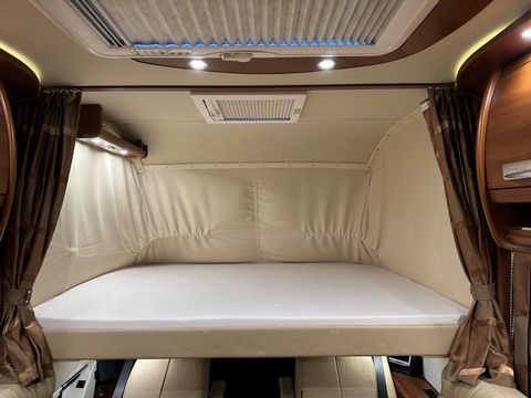 Carthago CHIC E-LINE I 58 QB Motorhome (2016) - Picture 10