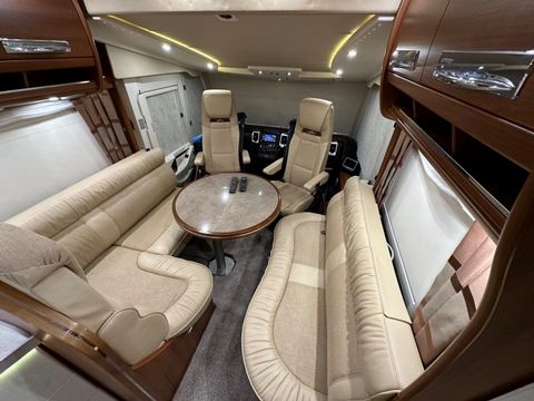 Carthago CHIC E-LINE I 58 QB Motorhome (2016) - Picture 3