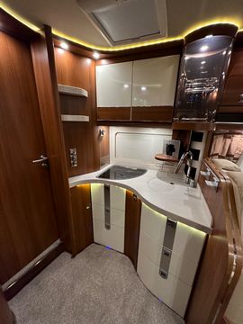 Carthago CHIC E-LINE I 58 QB Motorhome (2016) - Picture 7