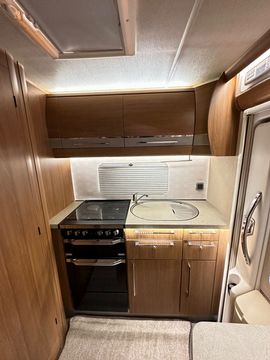 Auto Trail NAVAJO EK Motorhome (2016) - Picture 7