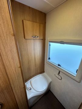 Auto Sleeper WORCESTER Motorhome (2012) - Picture 12