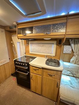 Auto Sleeper WORCESTER Motorhome (2012) - Picture 8