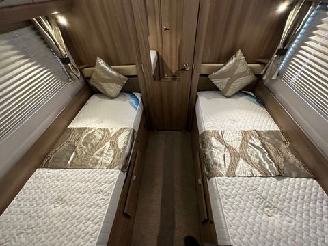 Swift BOLERO 712 SB BLACK EDITION Motorhome (2015) - Picture 10