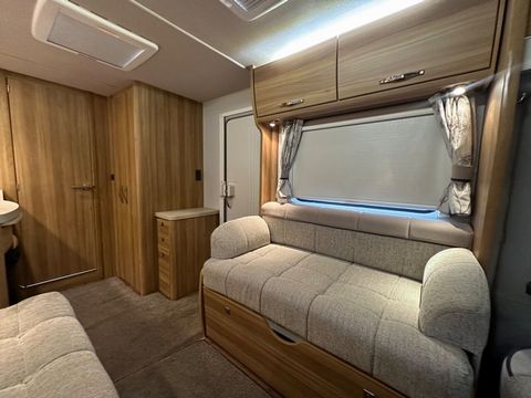 Elddis ACCORDO 105 Motorhome (2015) - Picture 6