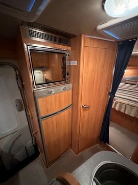 Adria  Motorhome (2008) - Picture 9