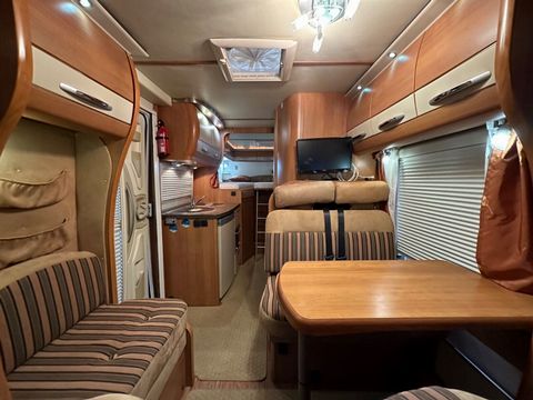 Hobby VAN EXCLUSIVE Motorhome (2010) - Picture 5