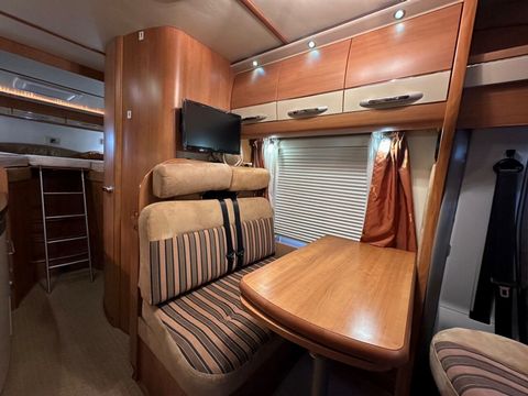 Hobby VAN EXCLUSIVE Motorhome (2010) - Picture 6