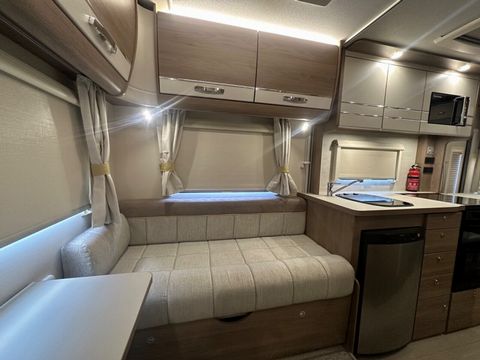 Compass AVENTGARDE 196 Motorhome (2021) - Picture 10