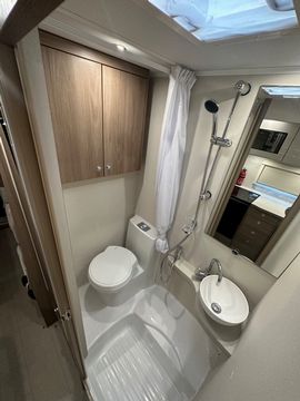 Compass AVENTGARDE 196 Motorhome (2021) - Picture 13