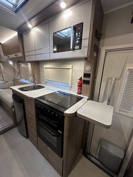 Compass AVENTGARDE 196 Motorhome (2021) - Picture 7