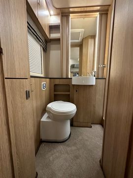 Auto Trail TRACKER EB Motorhome (2020) - Picture 13