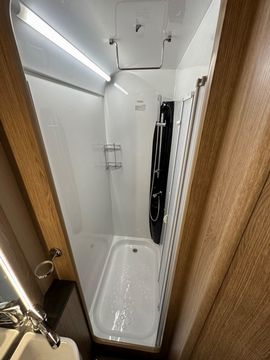 Auto Trail TRACKER EB Motorhome (2020) - Picture 15