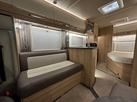 Auto Trail TRACKER EB Motorhome (2020) - Picture 7