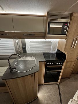 Auto Trail TRACKER EB Motorhome (2020) - Picture 8