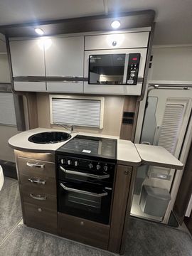 Elddis MAJESTIC 250 Motorhome (2021) - Picture 11