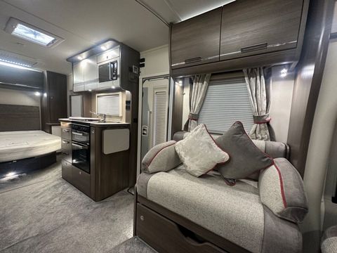 Elddis MAJESTIC 250 Motorhome (2021) - Picture 7