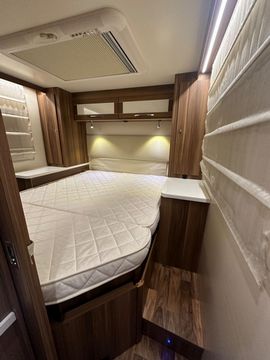 Roller Team T-LINE 740 Motorhome (2018) - Picture 14