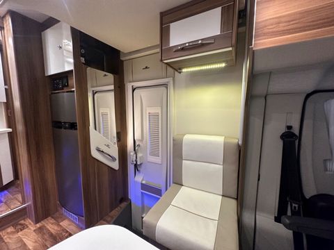 Roller Team T-LINE 740 Motorhome (2018) - Picture 5