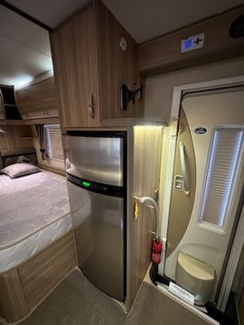 Bessacarr E582 Motorhome (2012) - Picture 9