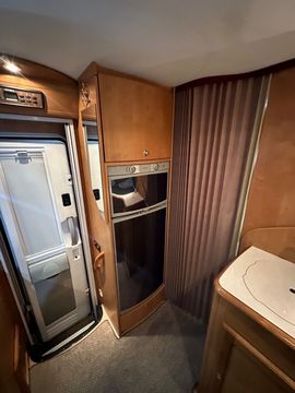 Rapido 7086F Motorhome (2008) - Picture 9