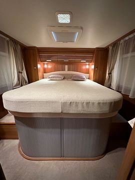 Dethleffs GLOBETROTTER XL-I7850 Motorhome (2011) - Picture 13