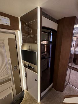 BURSTNER ELEGANGE I920G Motorhome (2017) - Picture 10