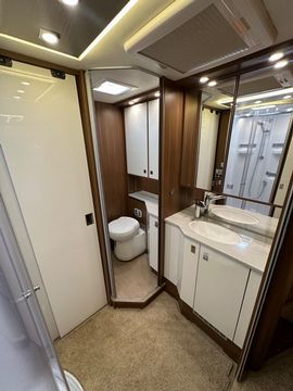 BURSTNER ELEGANGE I920G Motorhome (2017) - Picture 11