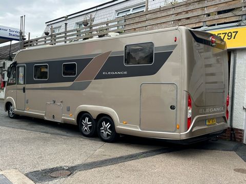 BURSTNER ELEGANGE I920G Motorhome (2017) - Picture 2