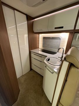 BURSTNER ELEGANGE I920G Motorhome (2017) - Picture 9