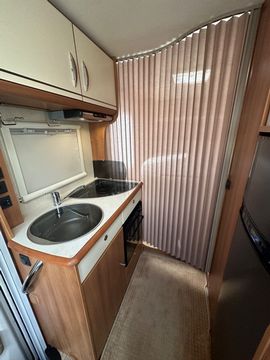 Rapido 690 Motorhome (2011) - Picture 9