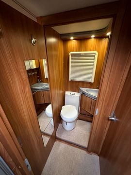 Dethleffs GLOBETROTTER XL-I7850 Motorhome (2011) - Picture 10