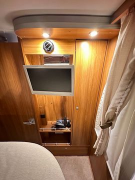 Dethleffs GLOBETROTTER XL-I7850 Motorhome (2011) - Picture 15