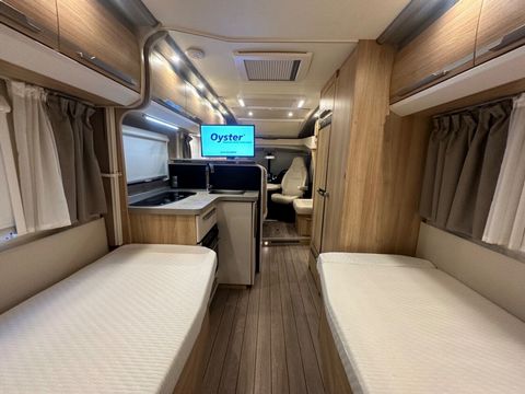 Knaus SKY TI 700 MEB Motorhome (2018) - Picture 11