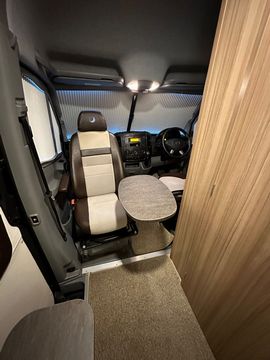 Lunar LAND STAR RL Motorhome (2016) - Picture 4