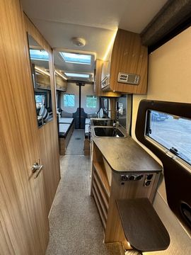 Lunar LAND STAR RL Motorhome (2016) - Picture 13