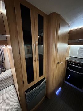 Auto Trail TRACKER EKS Motorhome (2015) - Picture 9