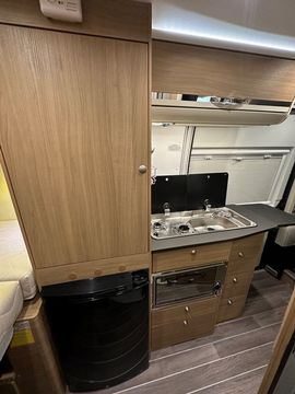 Adria TWIN 600 SP Motorhome (2018) - Picture 6