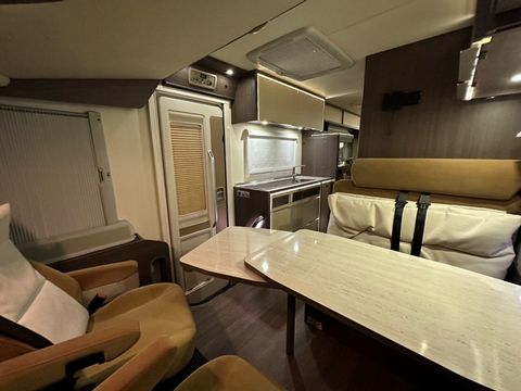 burstner VISEO i700 Motorhome (2014) - Picture 5