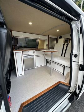 Volkswagen  Campervan (2011) - Picture 4