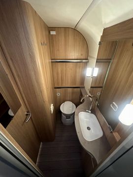 Knaus SKY TI 700 MEB Motorhome (2018) - Picture 14