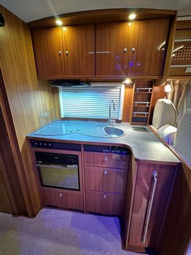 Dethleffs GLOBETROTTER XL-I7850 Motorhome (2011) - Picture 8