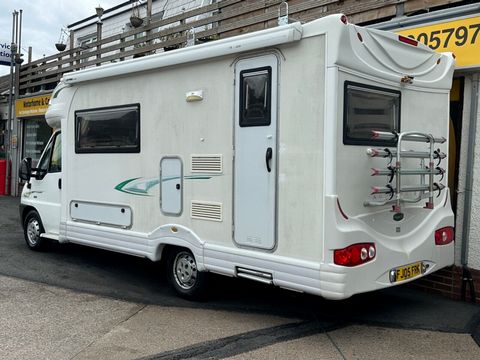 Autocruise STARQUEST EL Motorhome (2005) - Picture 2