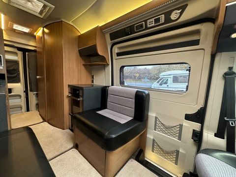 Auto Trail V-LINE 600 Motorhome (2013) - Picture 7