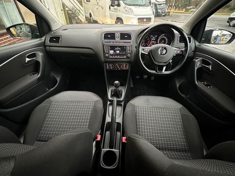 VOLKSWAGEN Polo  (2015) - Picture 5