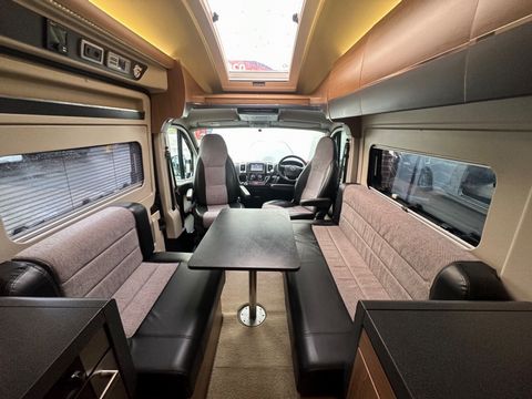 Auto Trail V-LINE 600 Motorhome (2013) - Picture 4