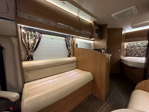 Auto Trail TRACKER FB Motorhome (2015) - Picture 6