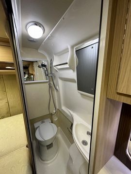 Auto Sleeper KINGHAM Campervan (2015) - Picture 14