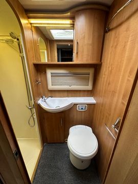 Auto Trail ARAPAHO Motorhome (2010) - Picture 9