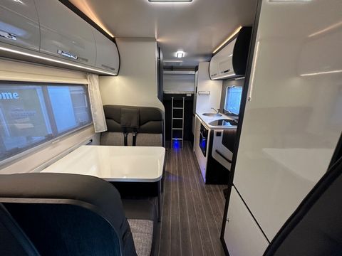 Roller Team ZEFIRO 675 Motorhome (2019) - Picture 7